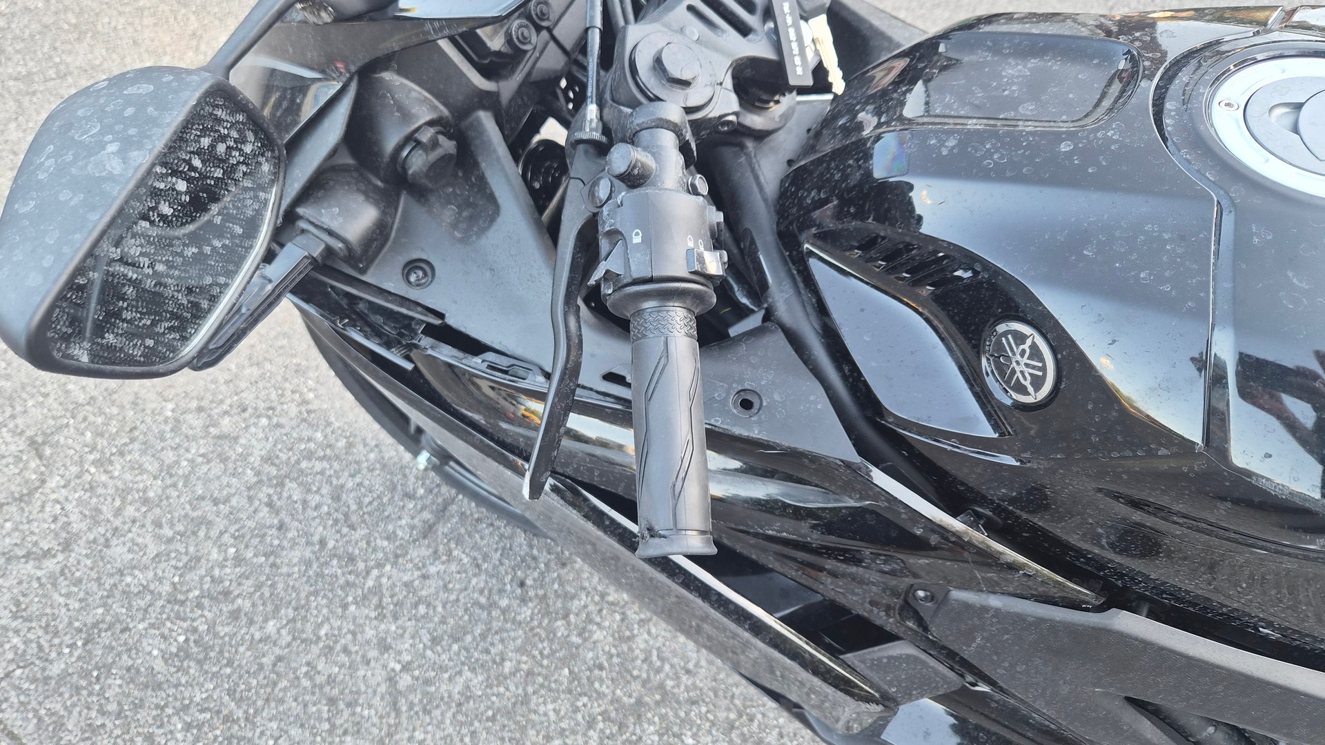 YAMAHA YZF-R3-image-4