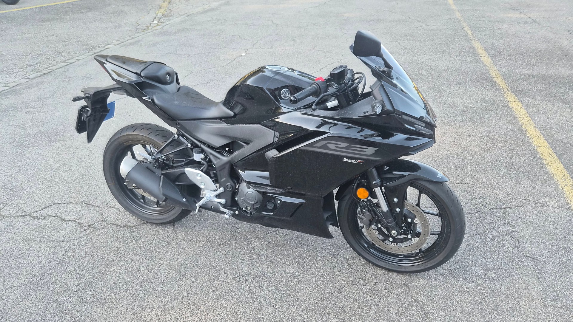 YAMAHA YZF-R3