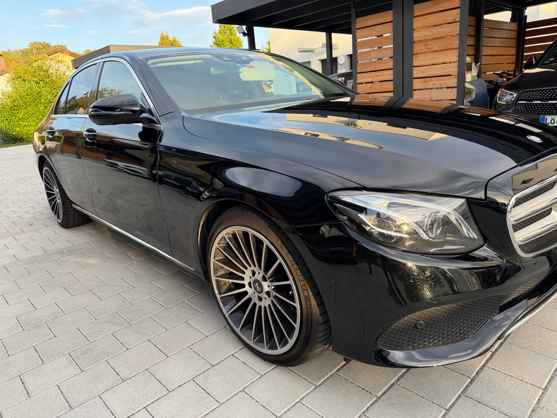 MERCEDES-BENZ E 220 d-image-2