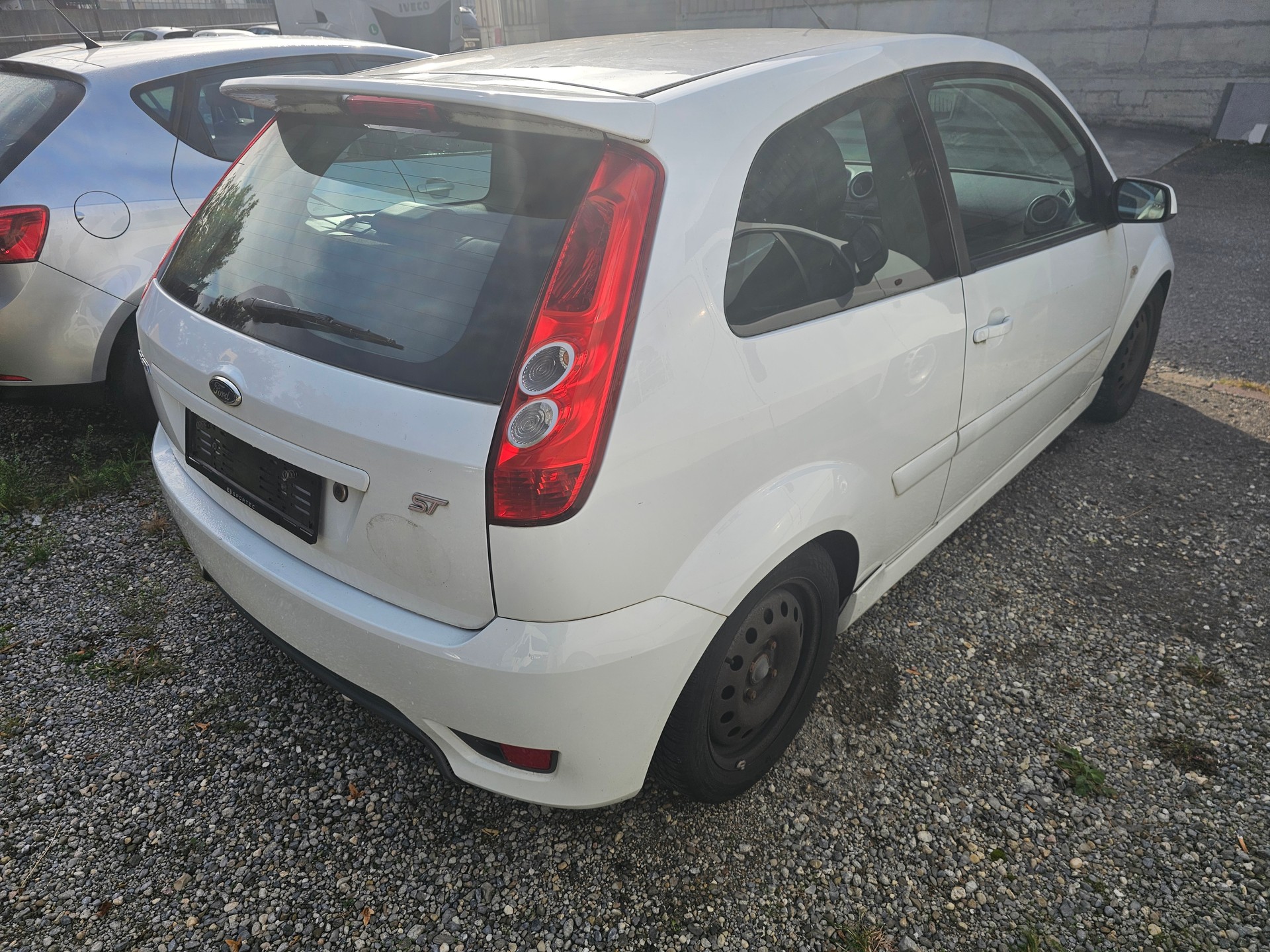 FORD Fiesta 2.0 16V ST-image-2