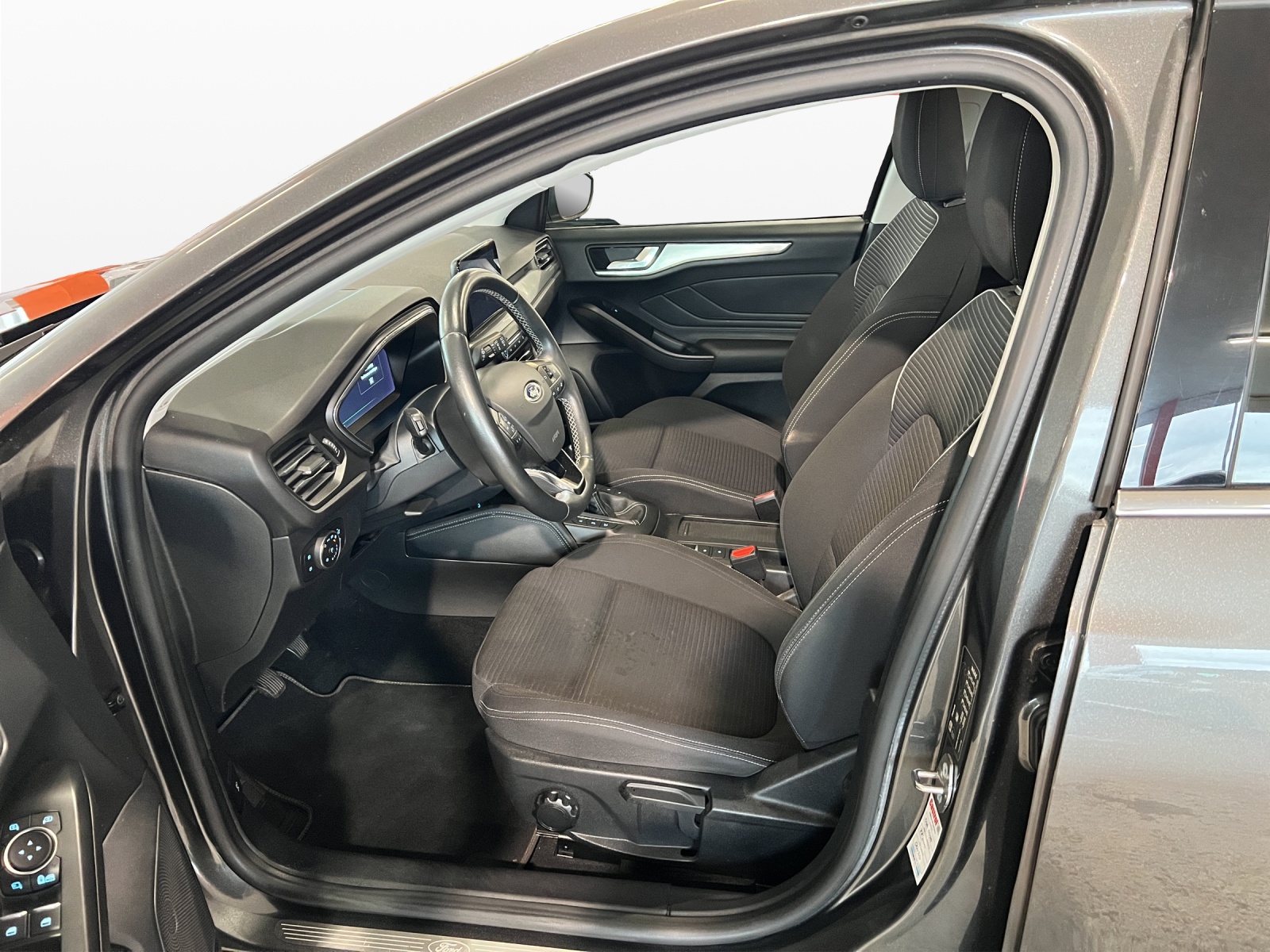 FORD Focus 1.5 TDCi Titanium X-image-8