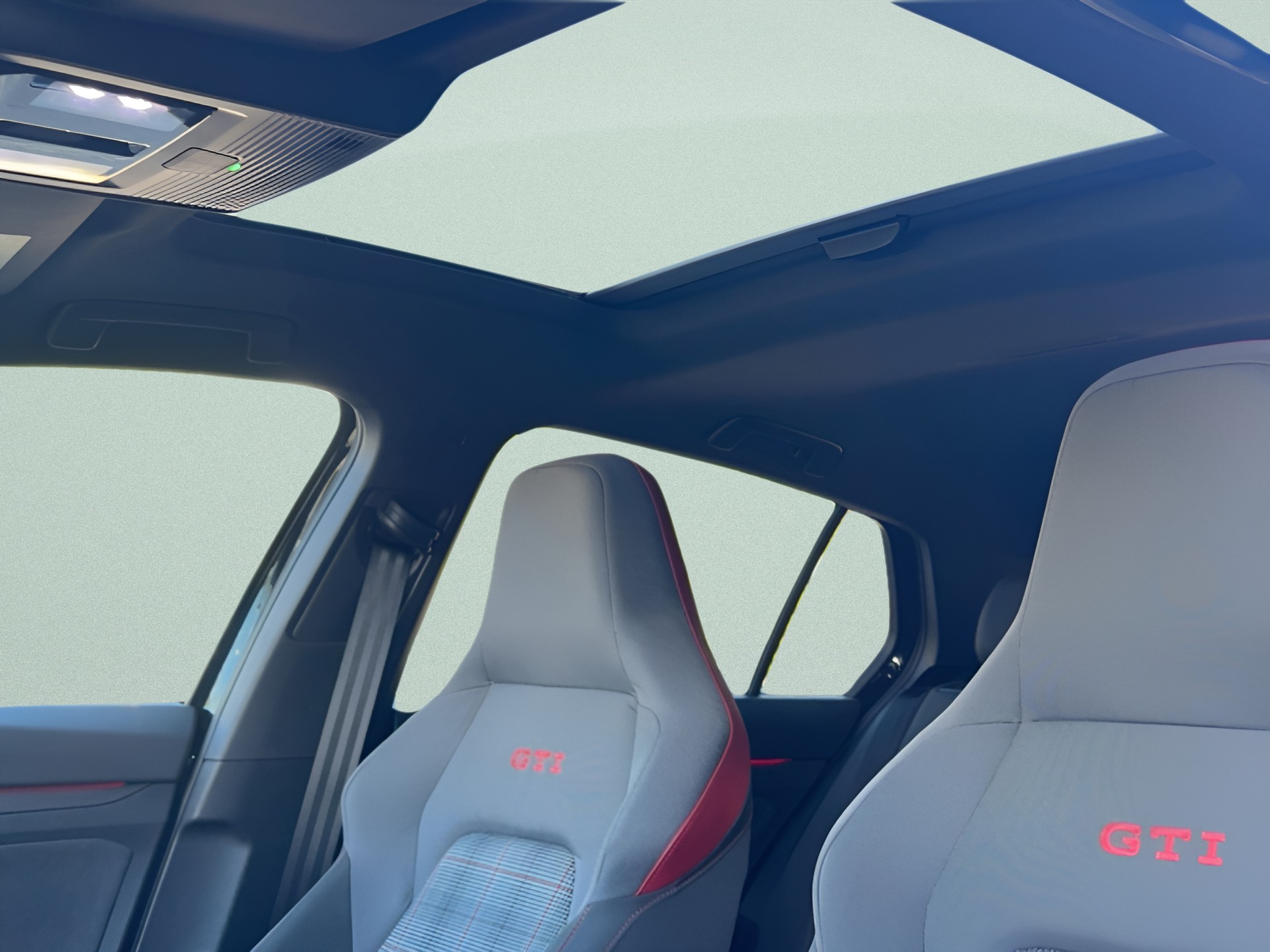 VW Golf 2.0 TSI GTI DSG-image-10