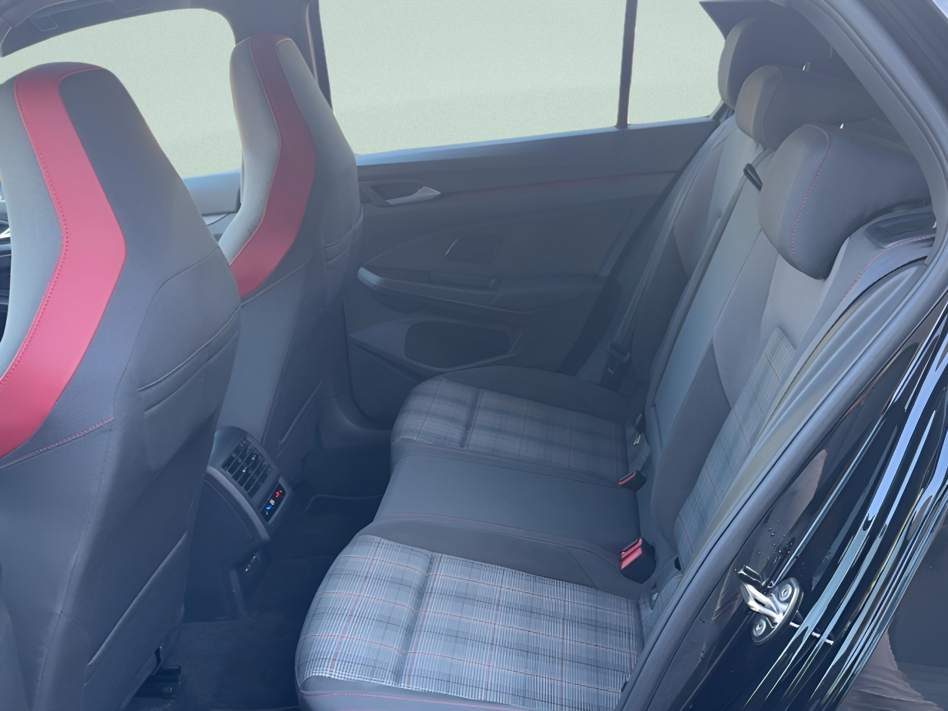 VW Golf 2.0 TSI GTI DSG-image-17