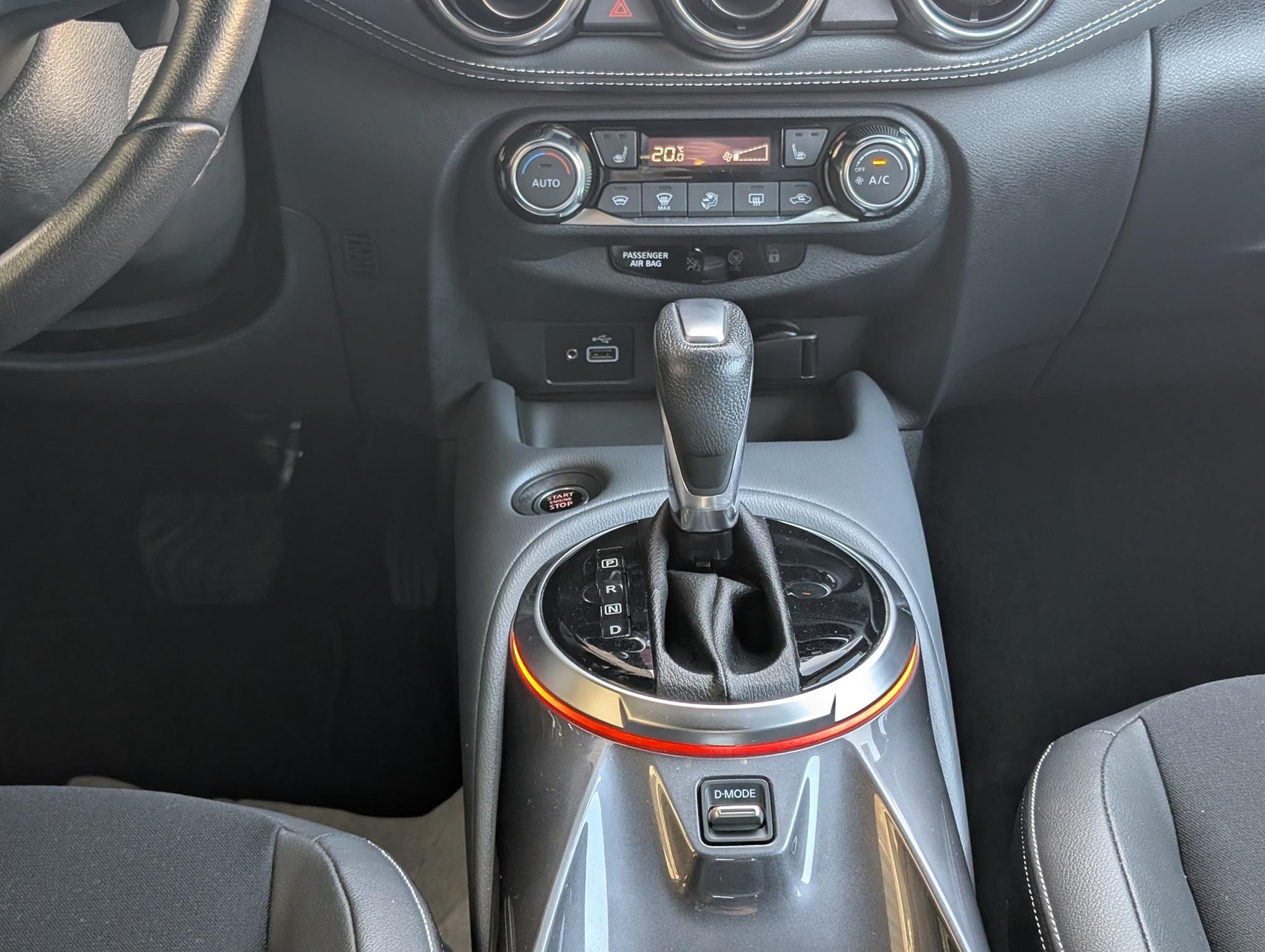 NISSAN Juke 1.0 DIG-T Tekna-image-11