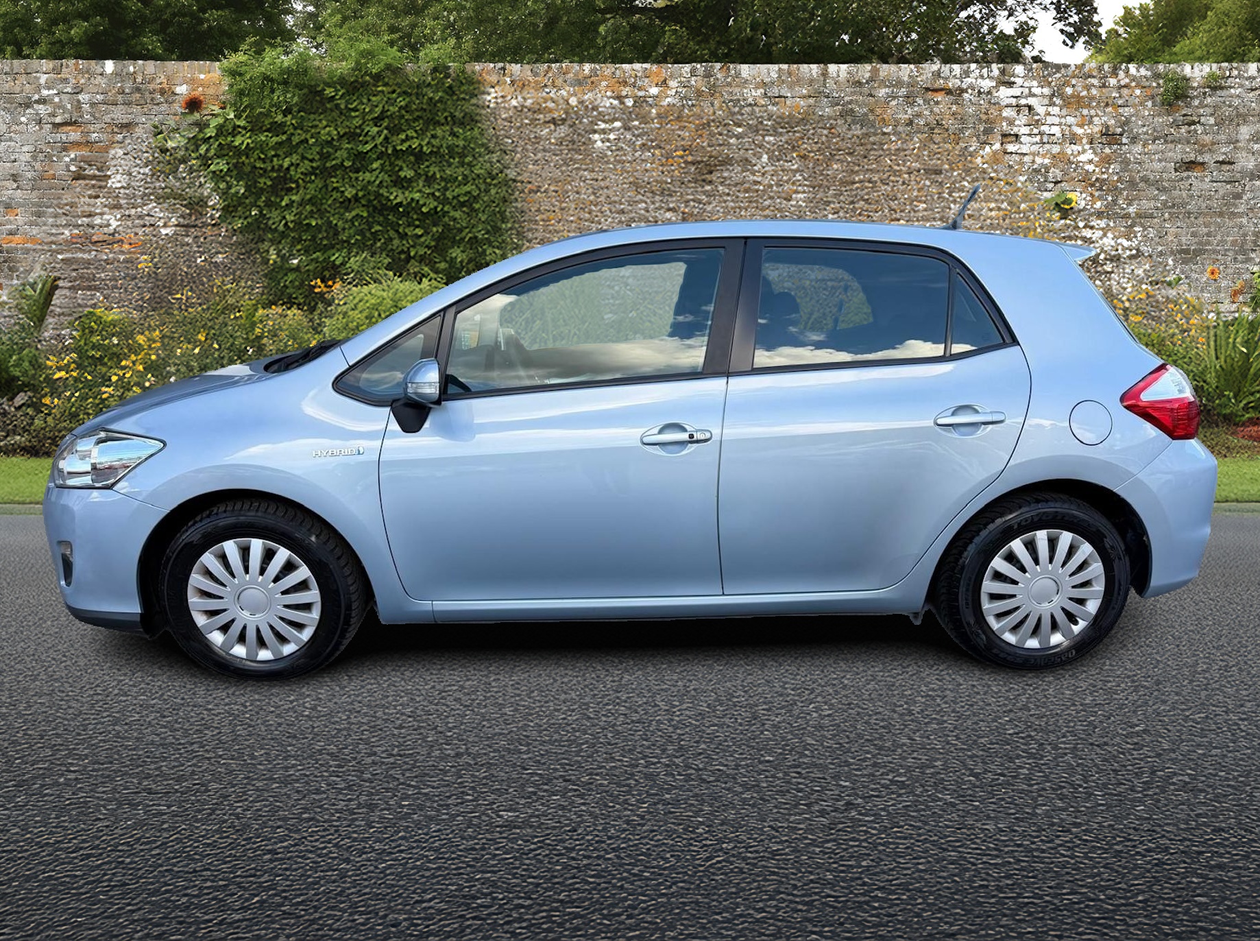 TOYOTA Auris 1.8 16V HSD Linea Sol Premium-image-1