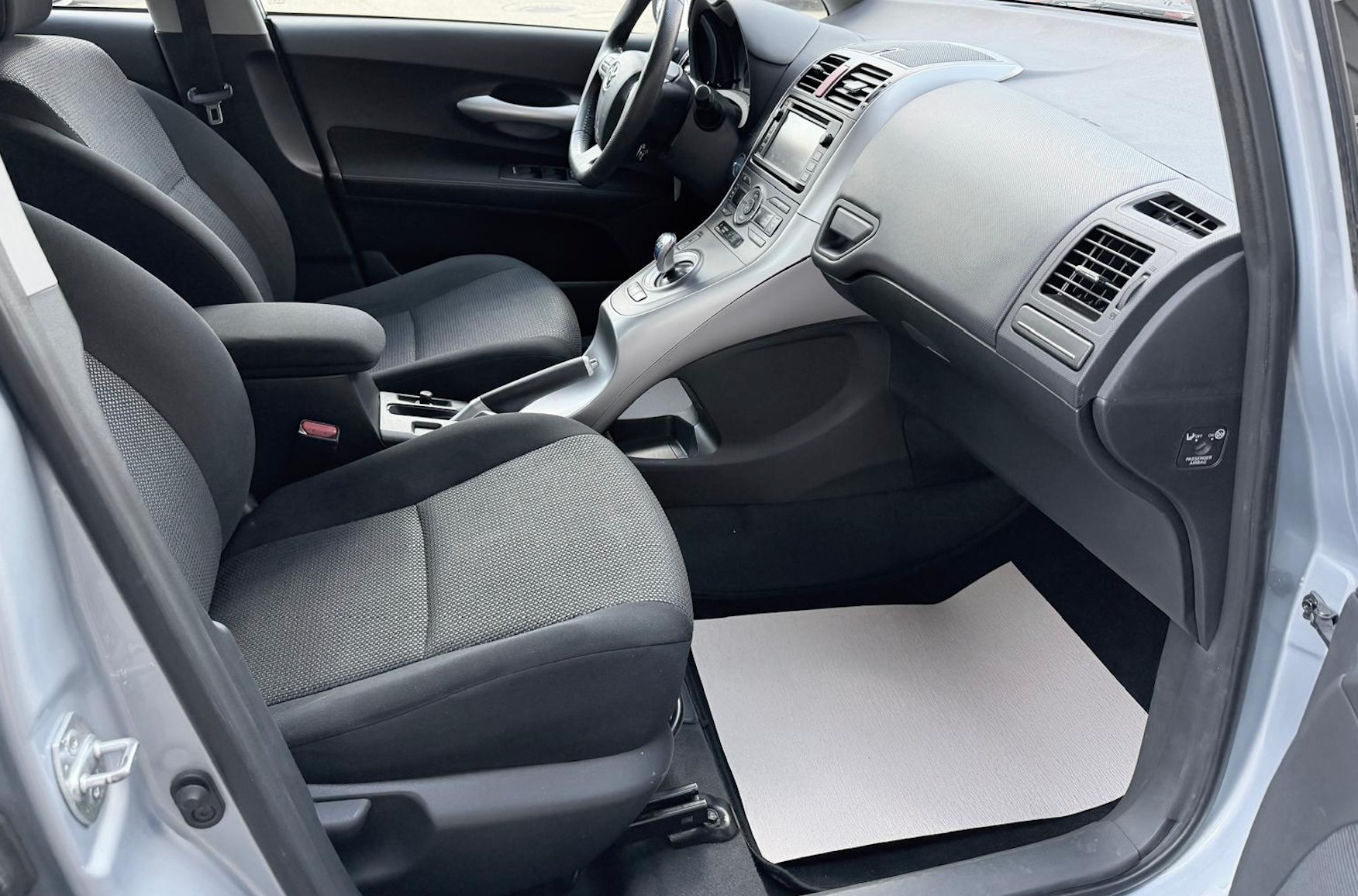 TOYOTA Auris 1.8 16V HSD Linea Sol Premium-image-11