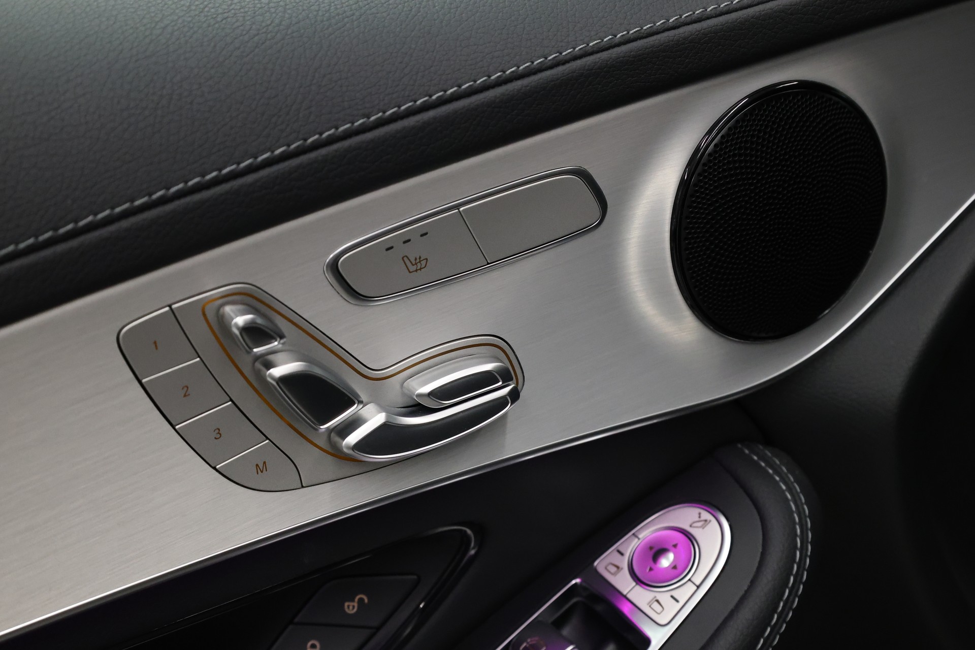 MERCEDES-BENZ GLC 200 Night Star AMG Line 4m-image-20