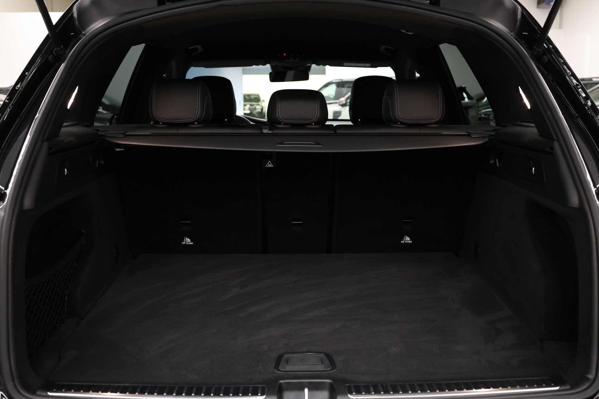 MERCEDES-BENZ GLC 200 Night Star AMG Line 4m-image-25