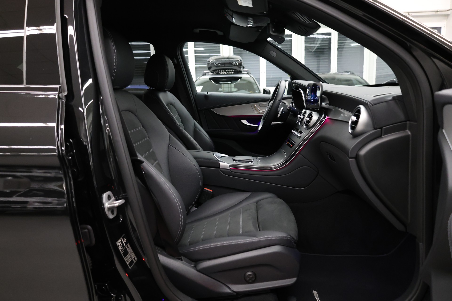 MERCEDES-BENZ GLC 200 Night Star AMG Line 4m-image-13