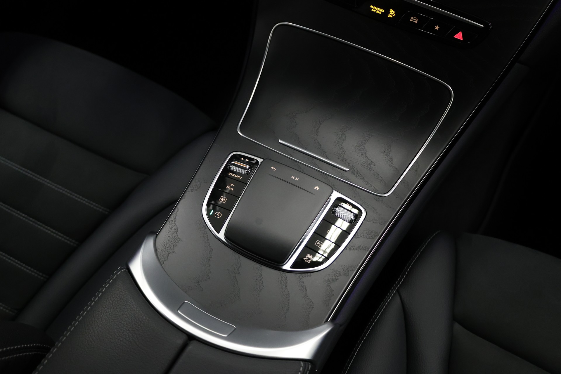 MERCEDES-BENZ GLC 200 Night Star AMG Line 4m-image-19