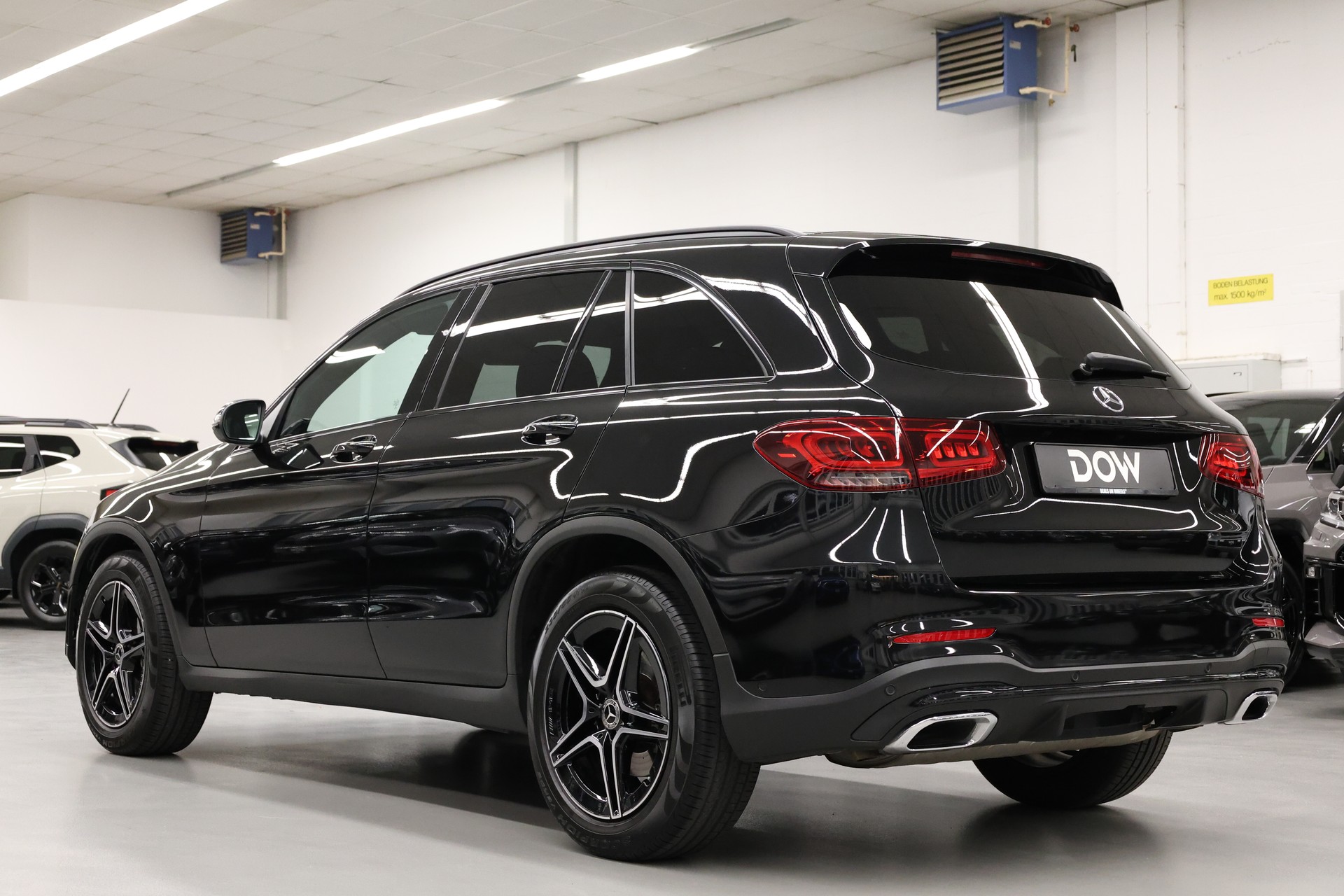 MERCEDES-BENZ GLC 200 Night Star AMG Line 4m-image-3