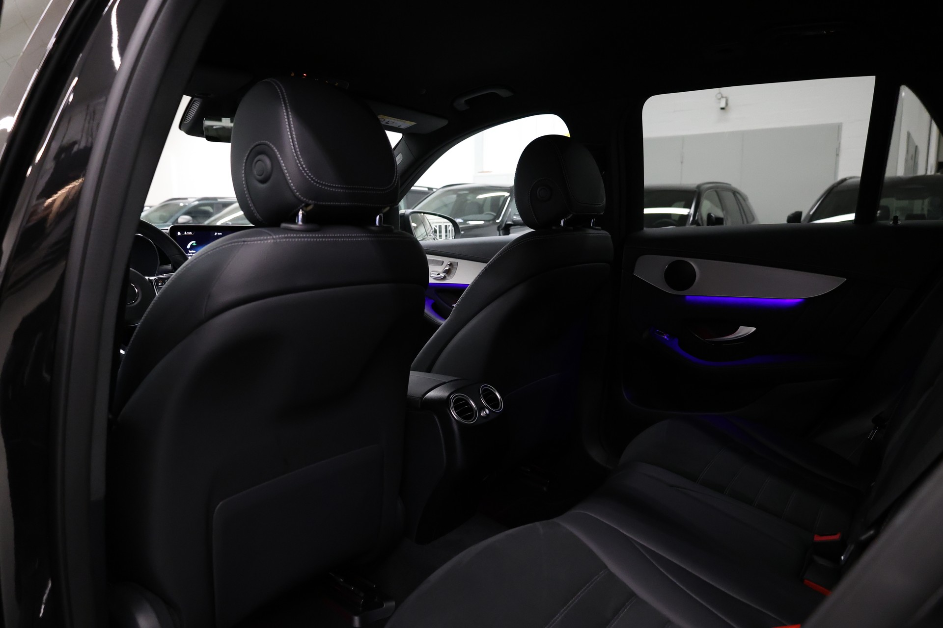 MERCEDES-BENZ GLC 200 Night Star AMG Line 4m-image-24