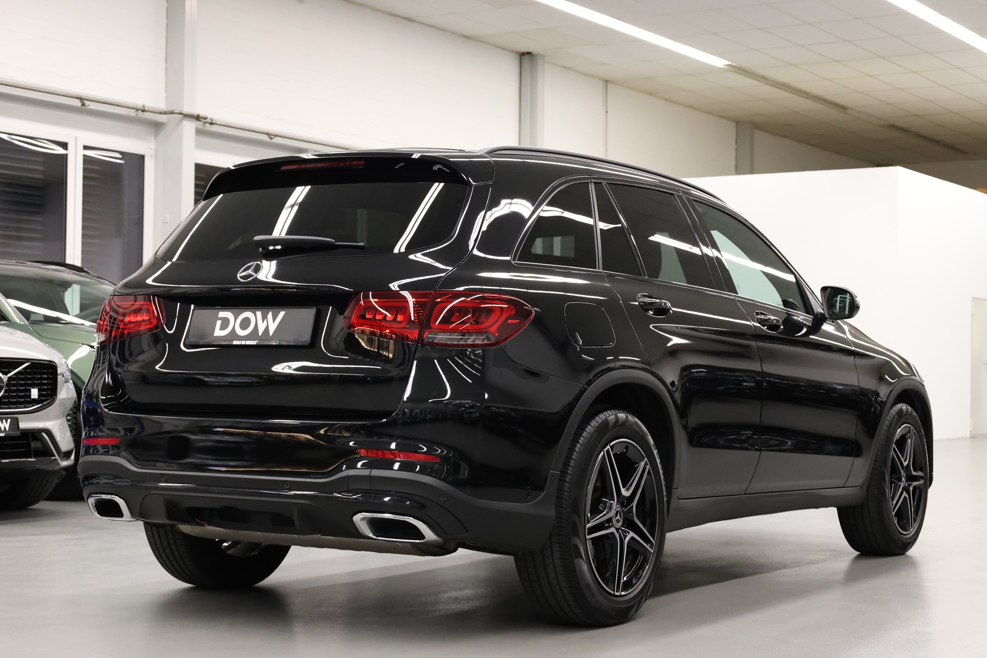 MERCEDES-BENZ GLC 200 Night Star AMG Line 4m-image-4
