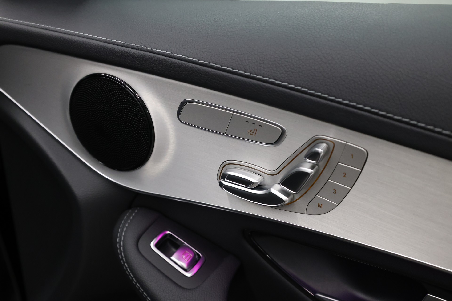 MERCEDES-BENZ GLC 200 Night Star AMG Line 4m-image-21