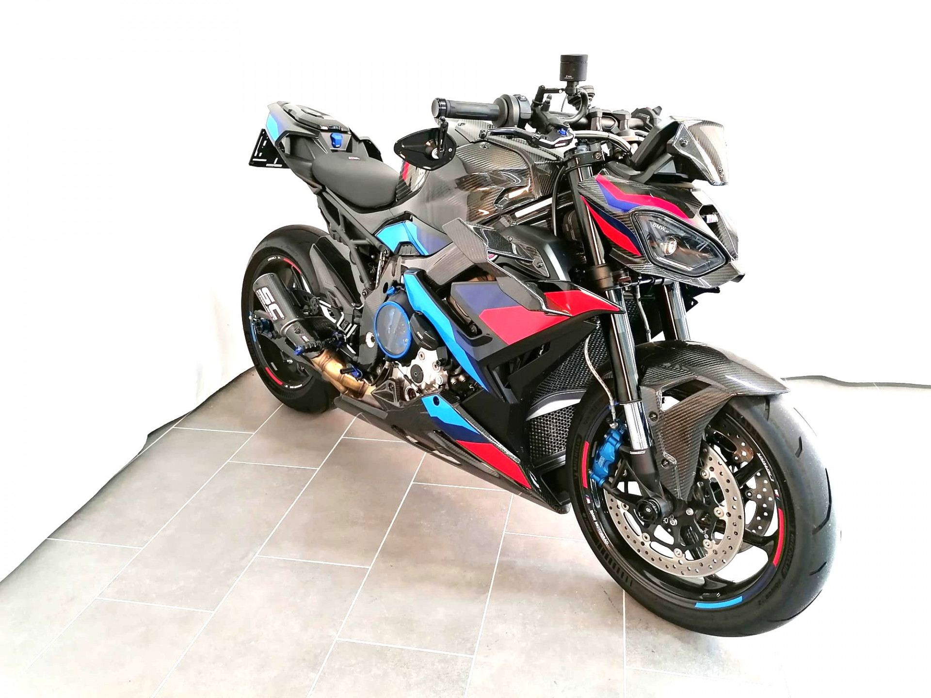 BMW M 1000 R Competition-showroom-element-1