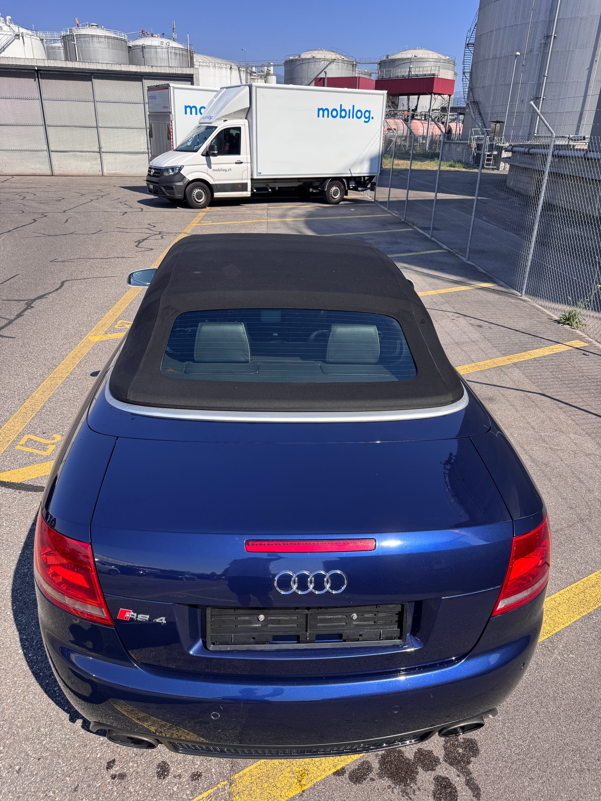 AUDI RS4 Cabriolet 4.2 V8 quattro-image-4