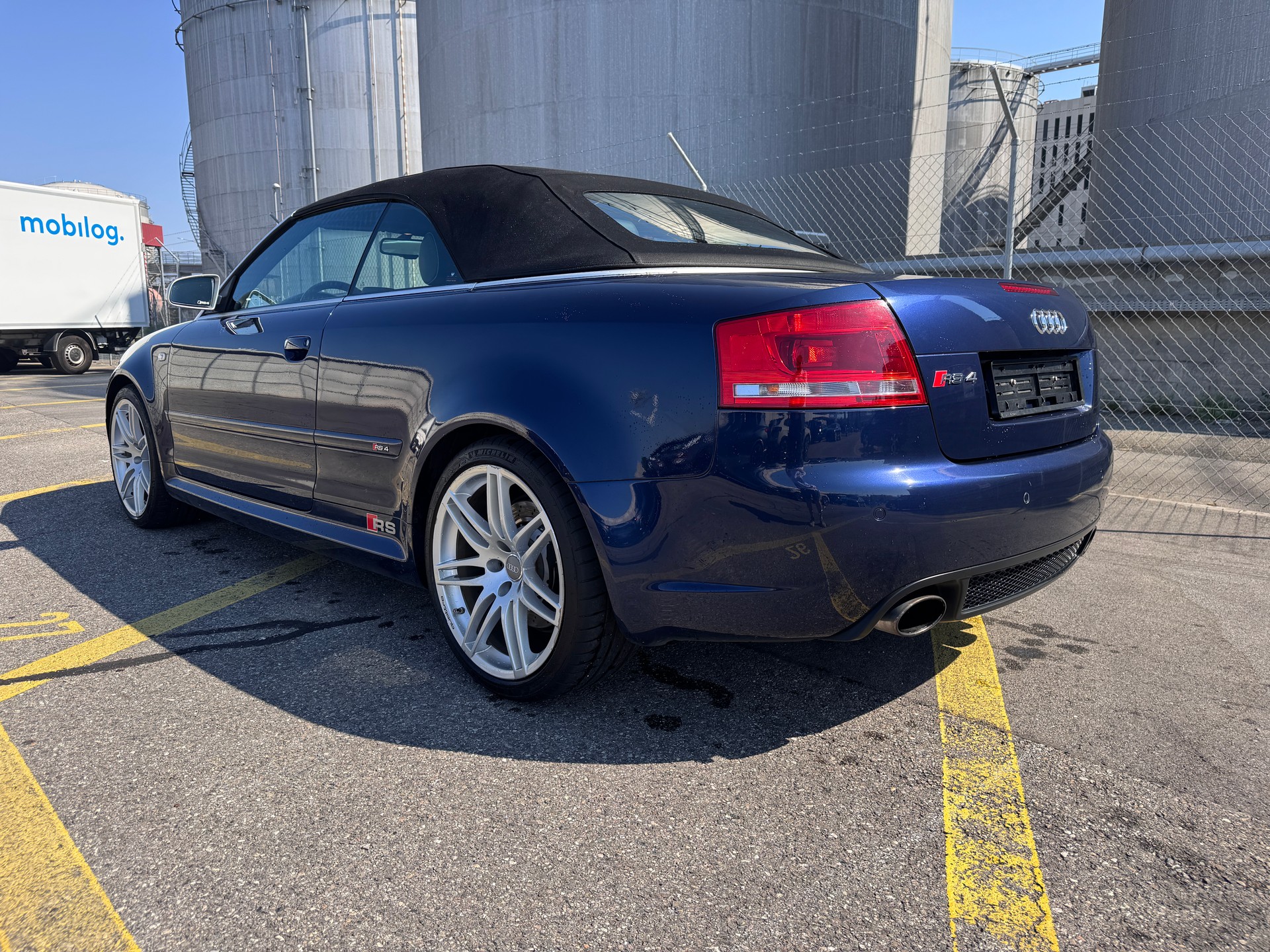 AUDI RS4 Cabriolet 4.2 V8 quattro-image-2