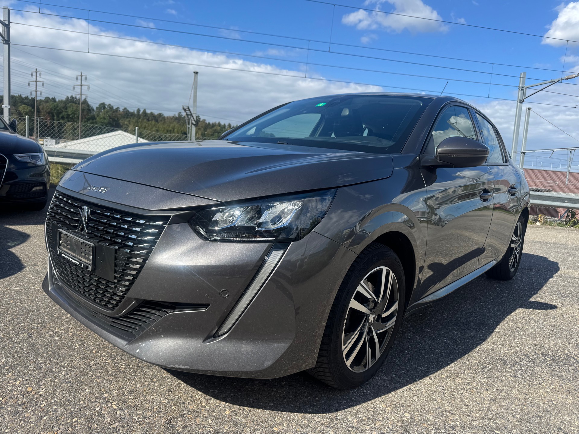 PEUGEOT 208 1.2 PureTech Allure EAT8-image-0