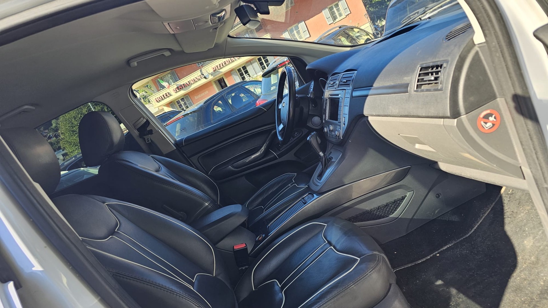 FORD Kuga 2.5 Turbo Titanium 4WD Automatic-image-9