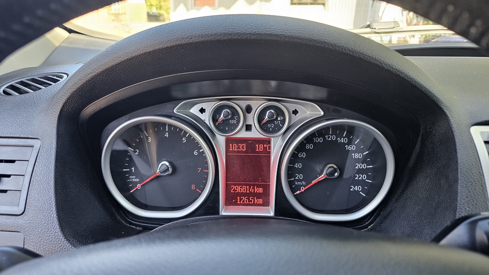 FORD Kuga 2.5 Turbo Titanium 4WD Automatic-image-12