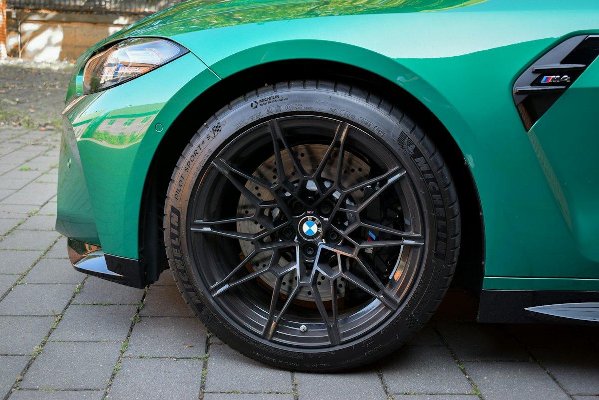 BMW M4-image-17