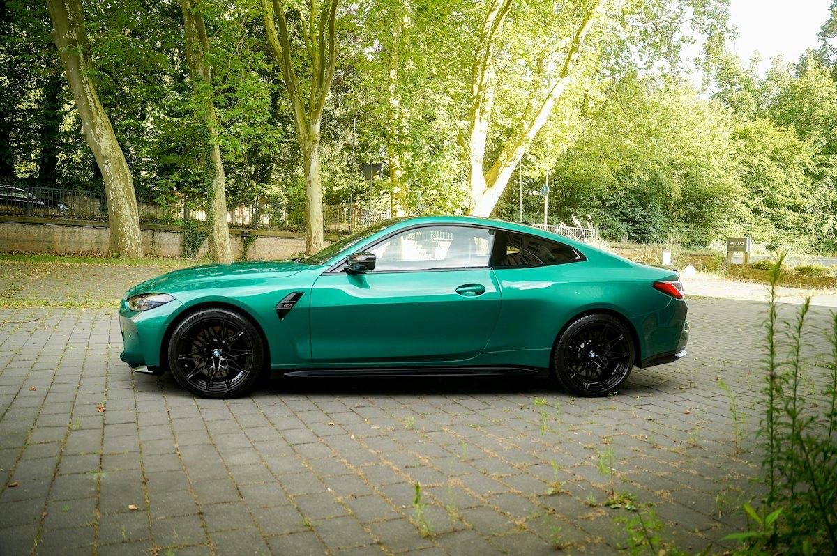 BMW M4-image-2