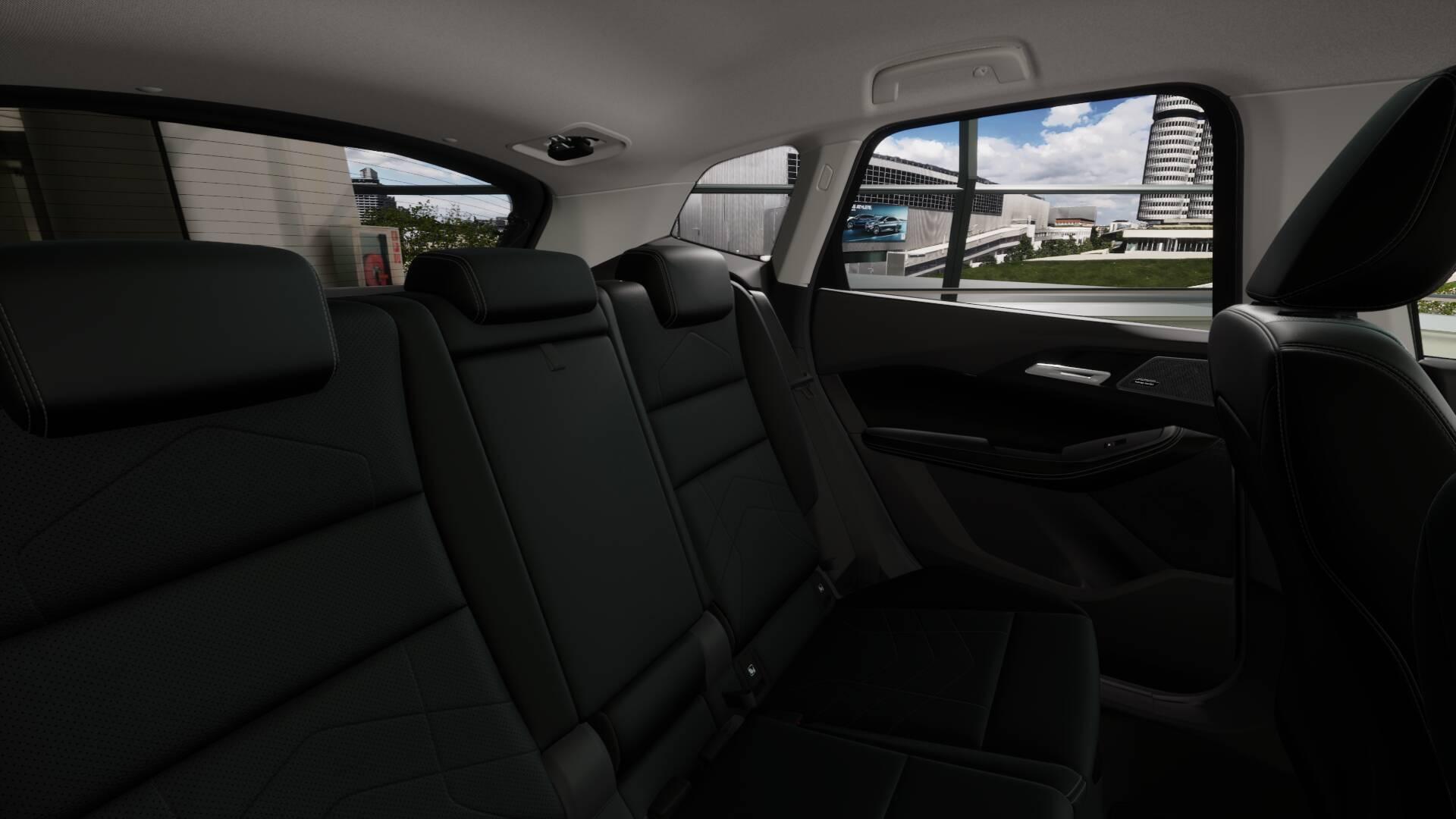 BMW 218d Active Tourer-image-11