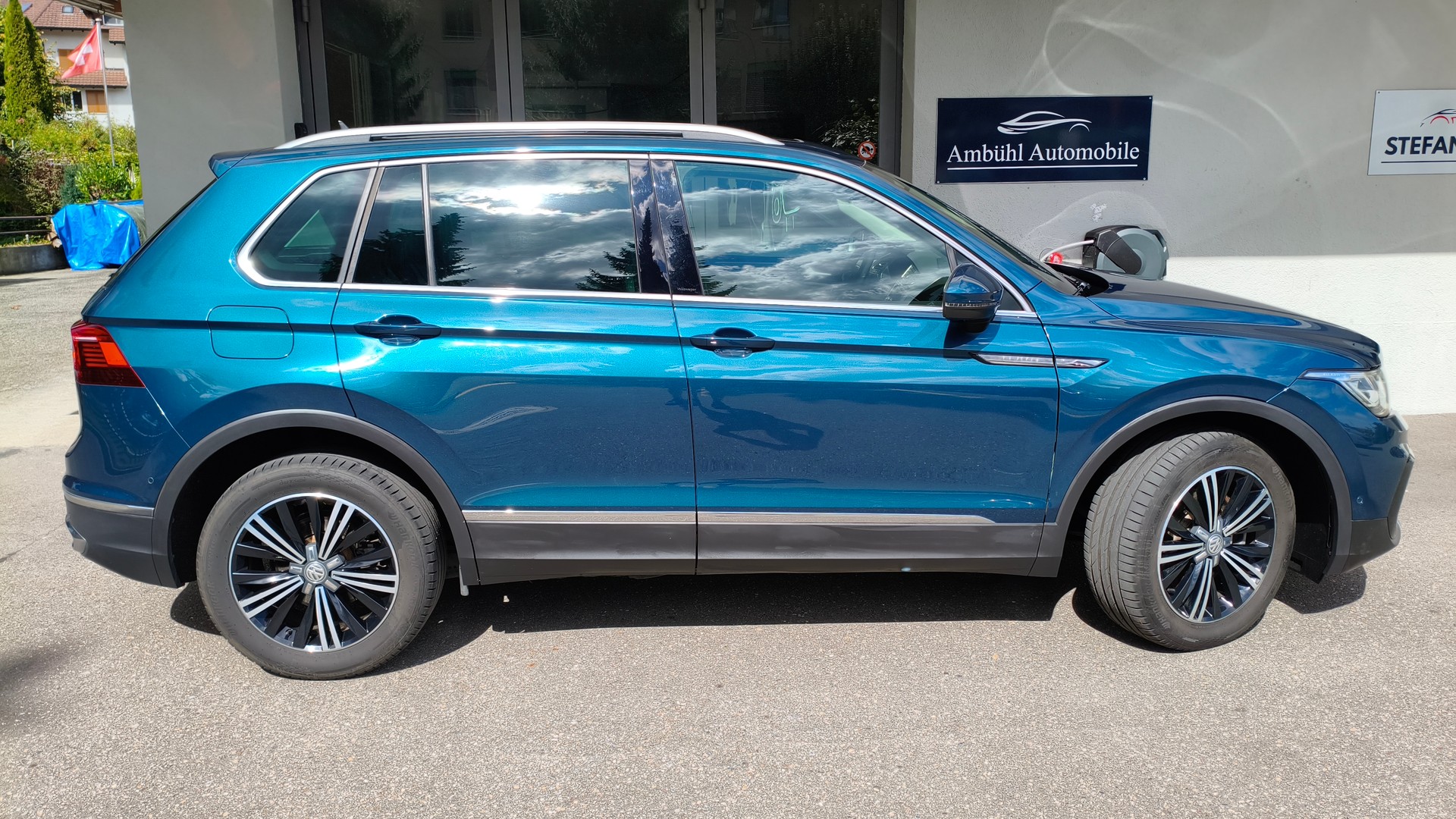 VW Tiguan 2.0 TDI SCR Elegance 4Motion DSG-image-1