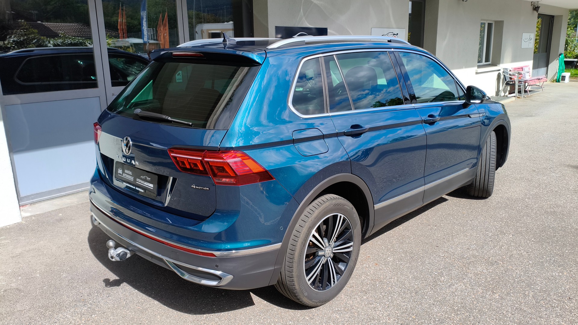 VW Tiguan 2.0 TDI SCR Elegance 4Motion DSG-image-2