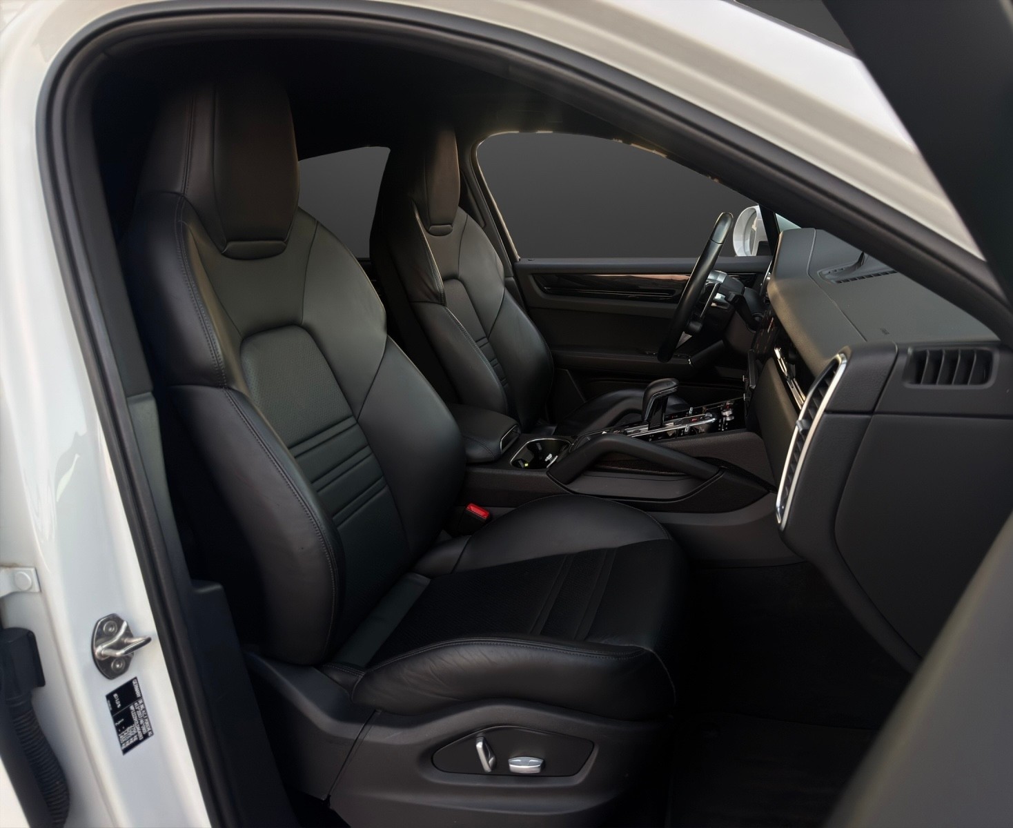 PORSCHE Cayenne Coupé 3.0 V6 Automat mit 340 PS-image-8