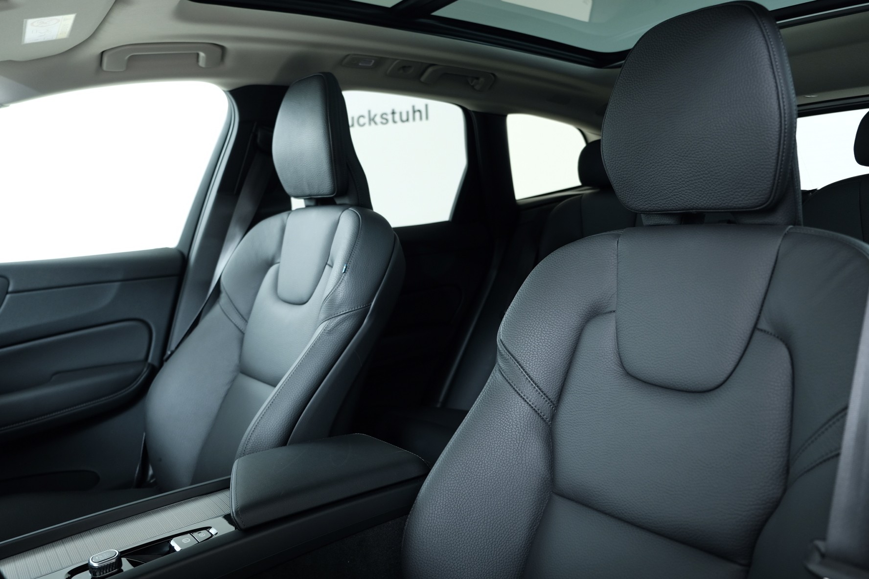 VOLVO XC60 2.0 T6 TE XCENTRIC eAWD-image-10