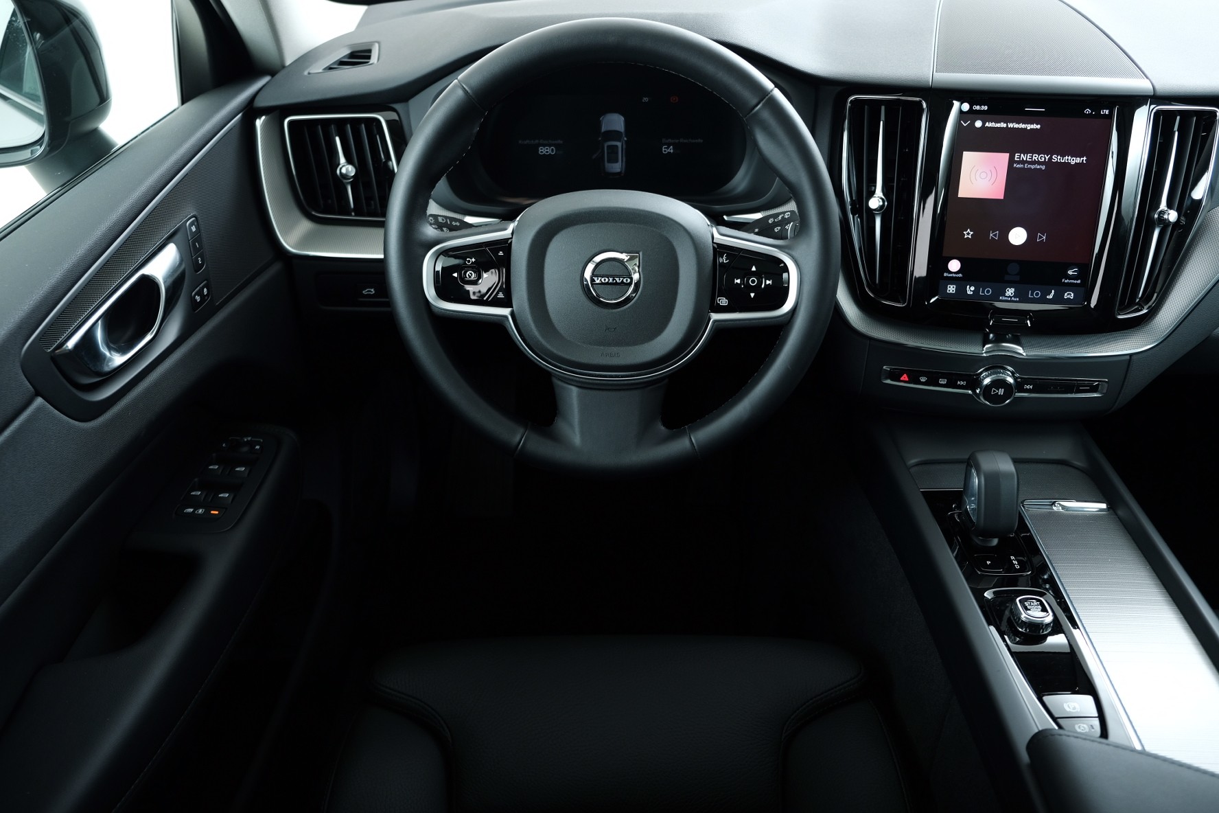 VOLVO XC60 2.0 T6 TE XCENTRIC eAWD-image-6