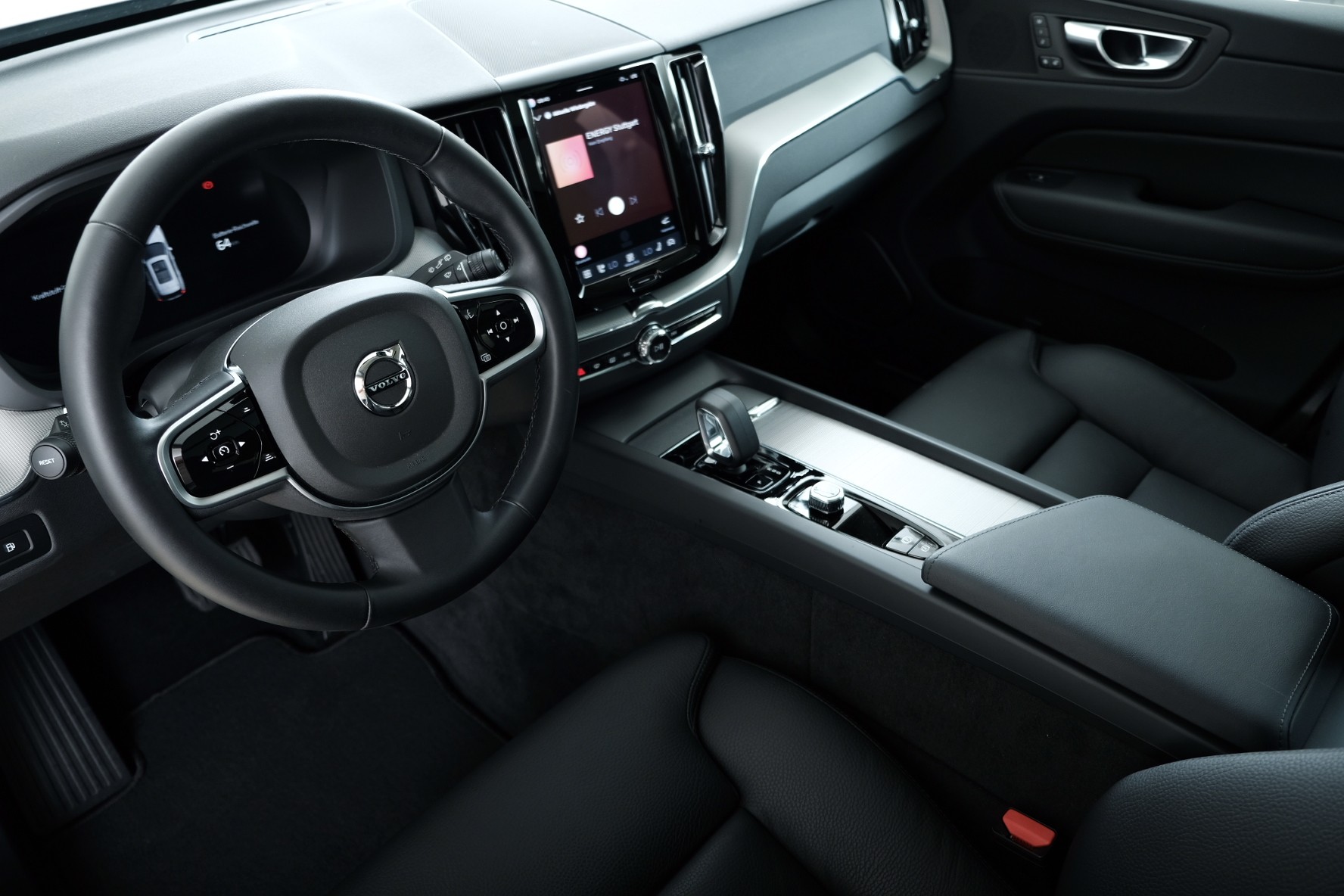 VOLVO XC60 2.0 T6 TE XCENTRIC eAWD-image-8