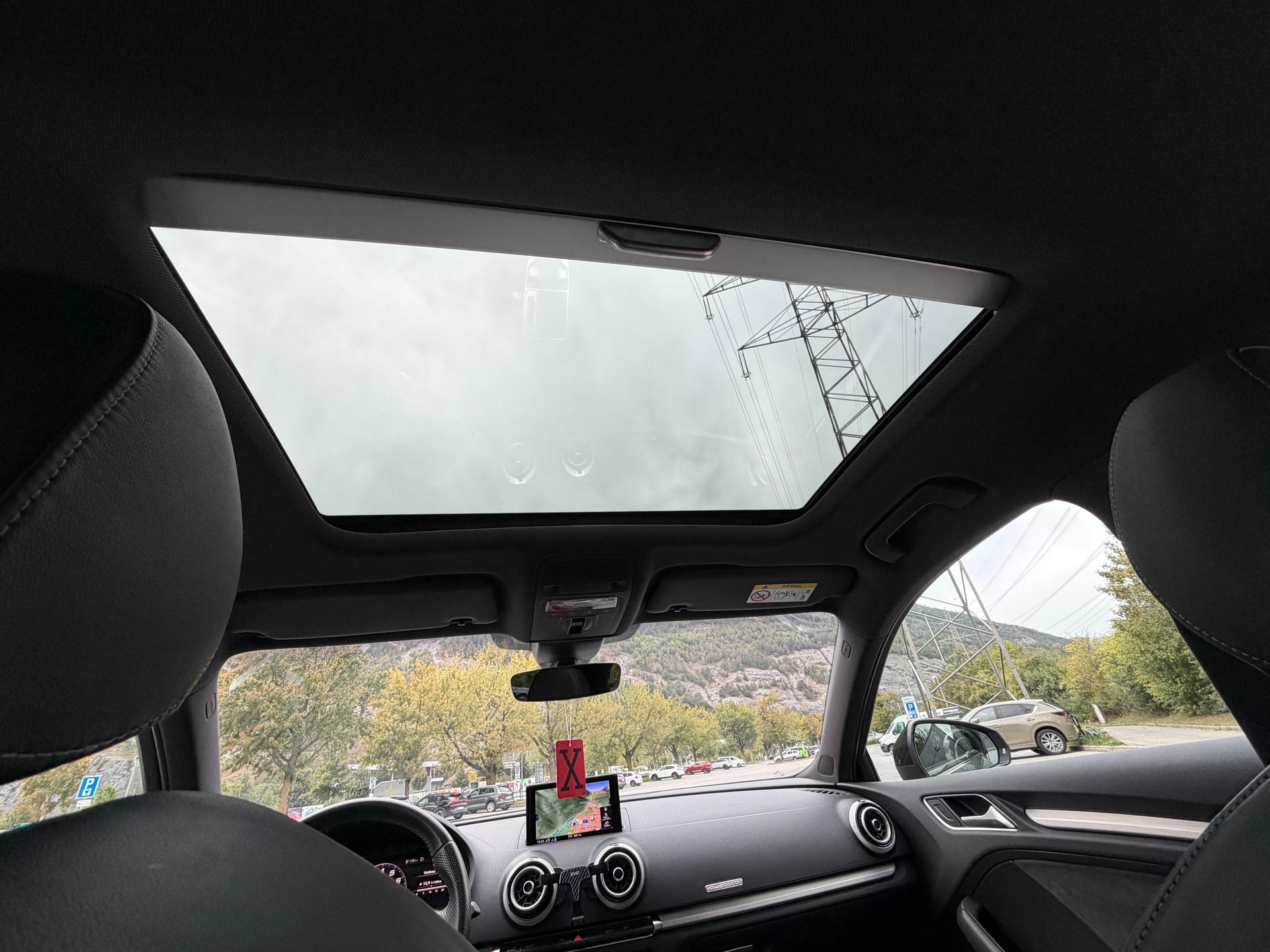 AUDI S3 Sportback 2.0 TFSI quattro S-tronic-image-14