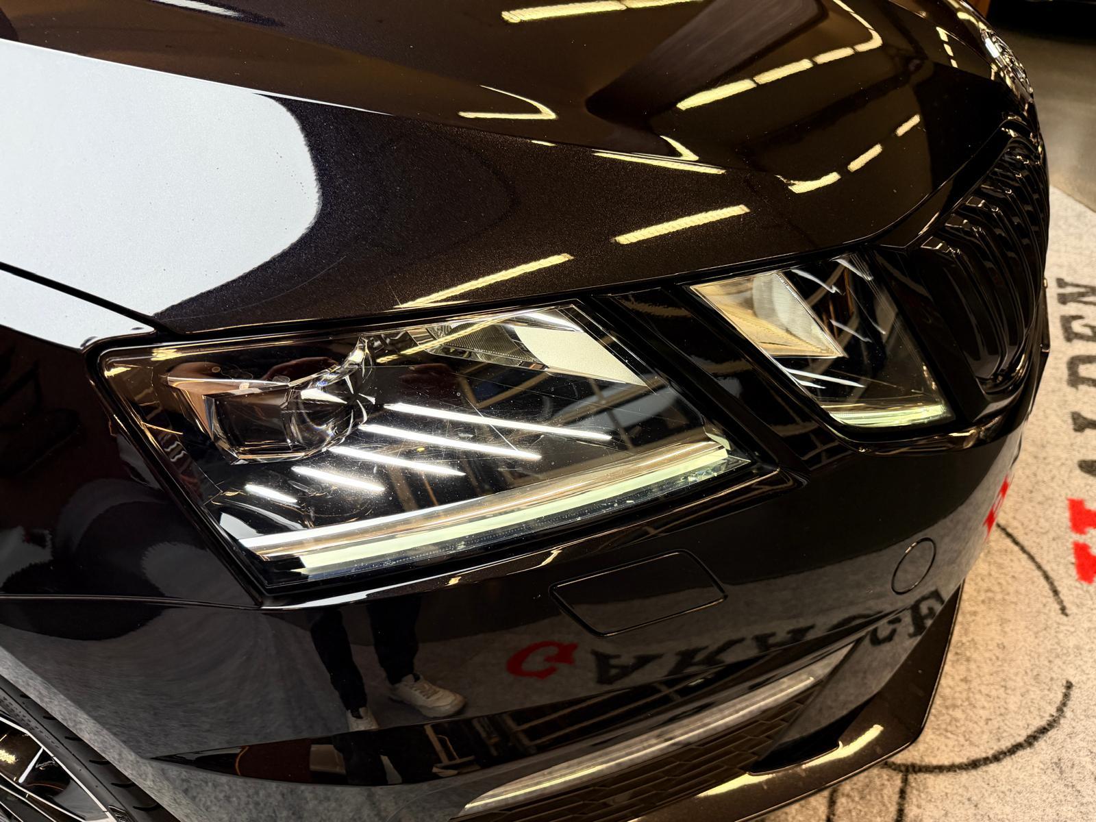 SKODA Octavia Combi 2.0 TSI 245 RS DSG-image-9