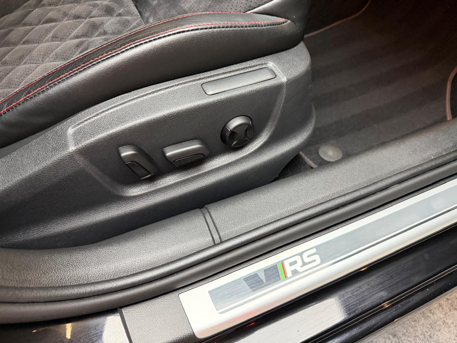 SKODA Octavia Combi 2.0 TSI 245 RS DSG-image-19