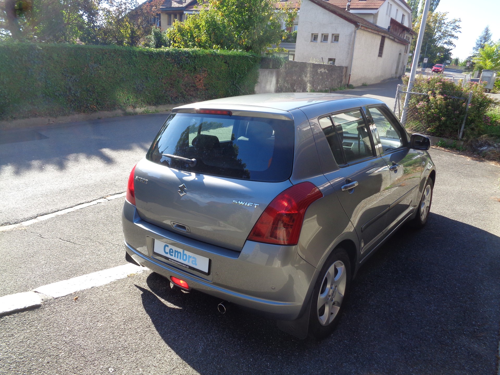 SUZUKI Swift 1.5i 16V VVT GL Top-image-2