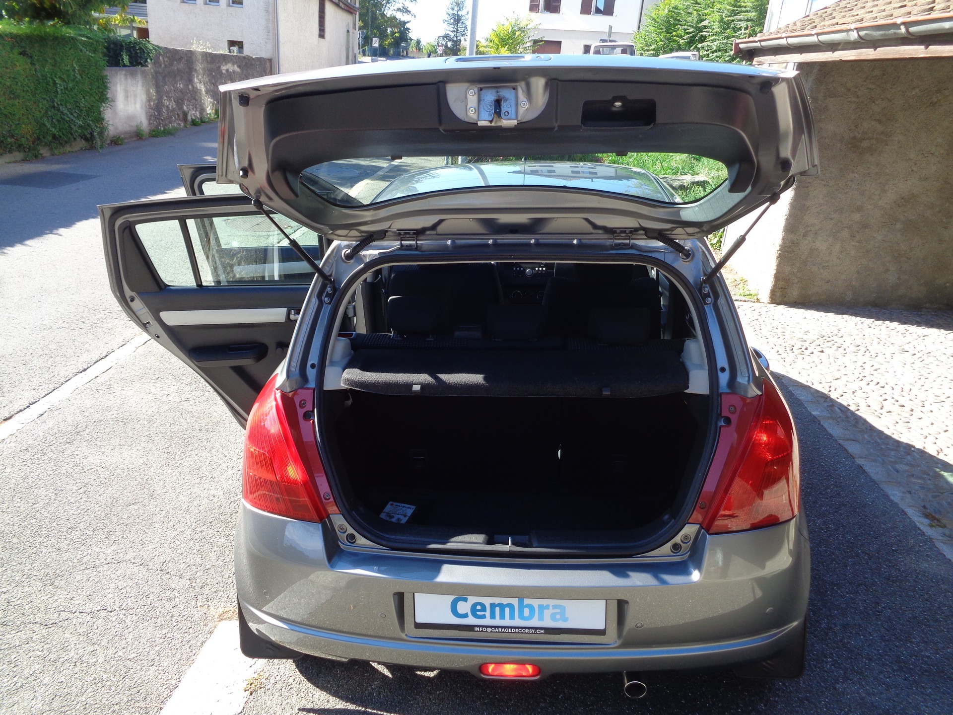 SUZUKI Swift 1.5i 16V VVT GL Top-image-11