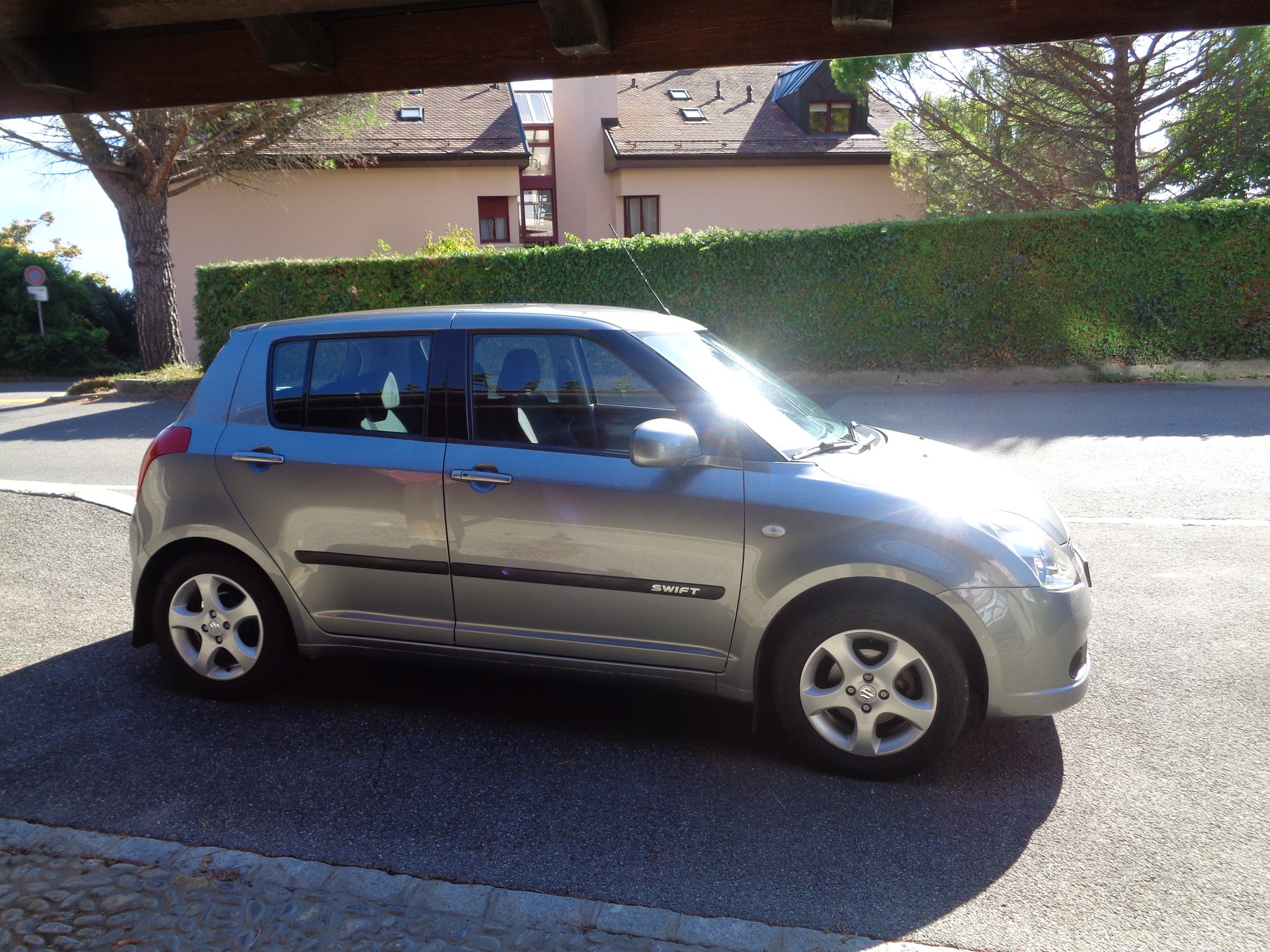 SUZUKI Swift 1.5i 16V VVT GL Top-image-4