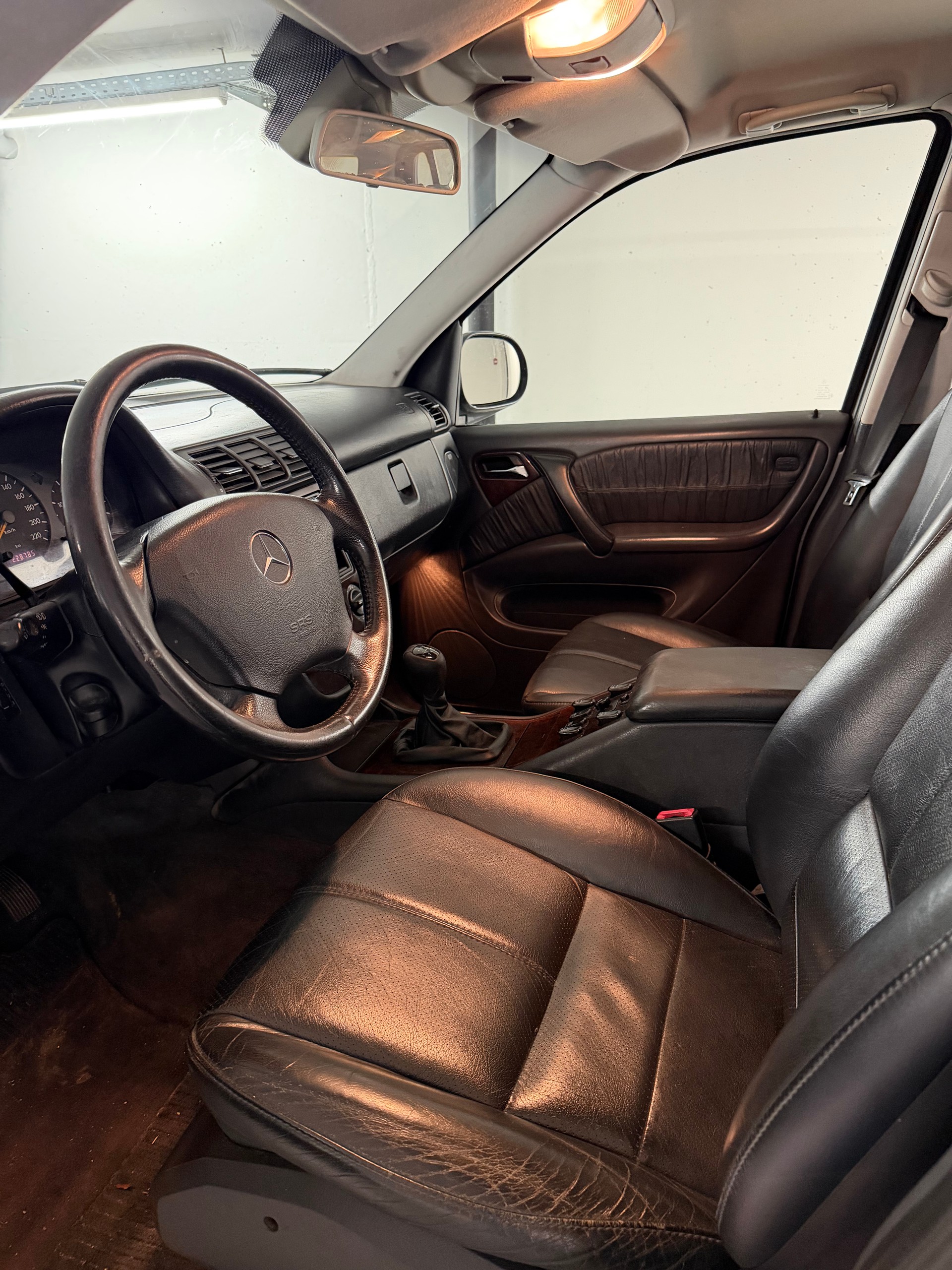 MERCEDES-BENZ ML 270 CDI-image-9