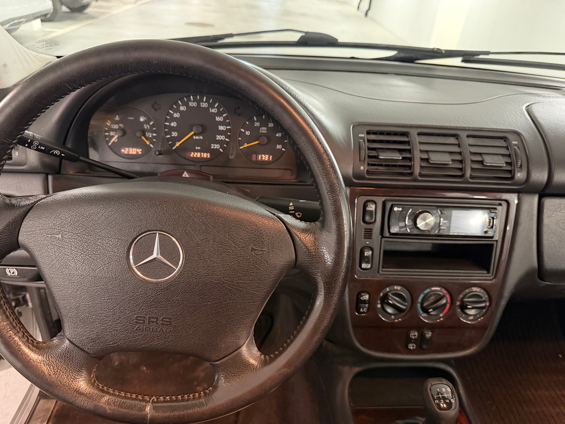 MERCEDES-BENZ ML 270 CDI-image-10