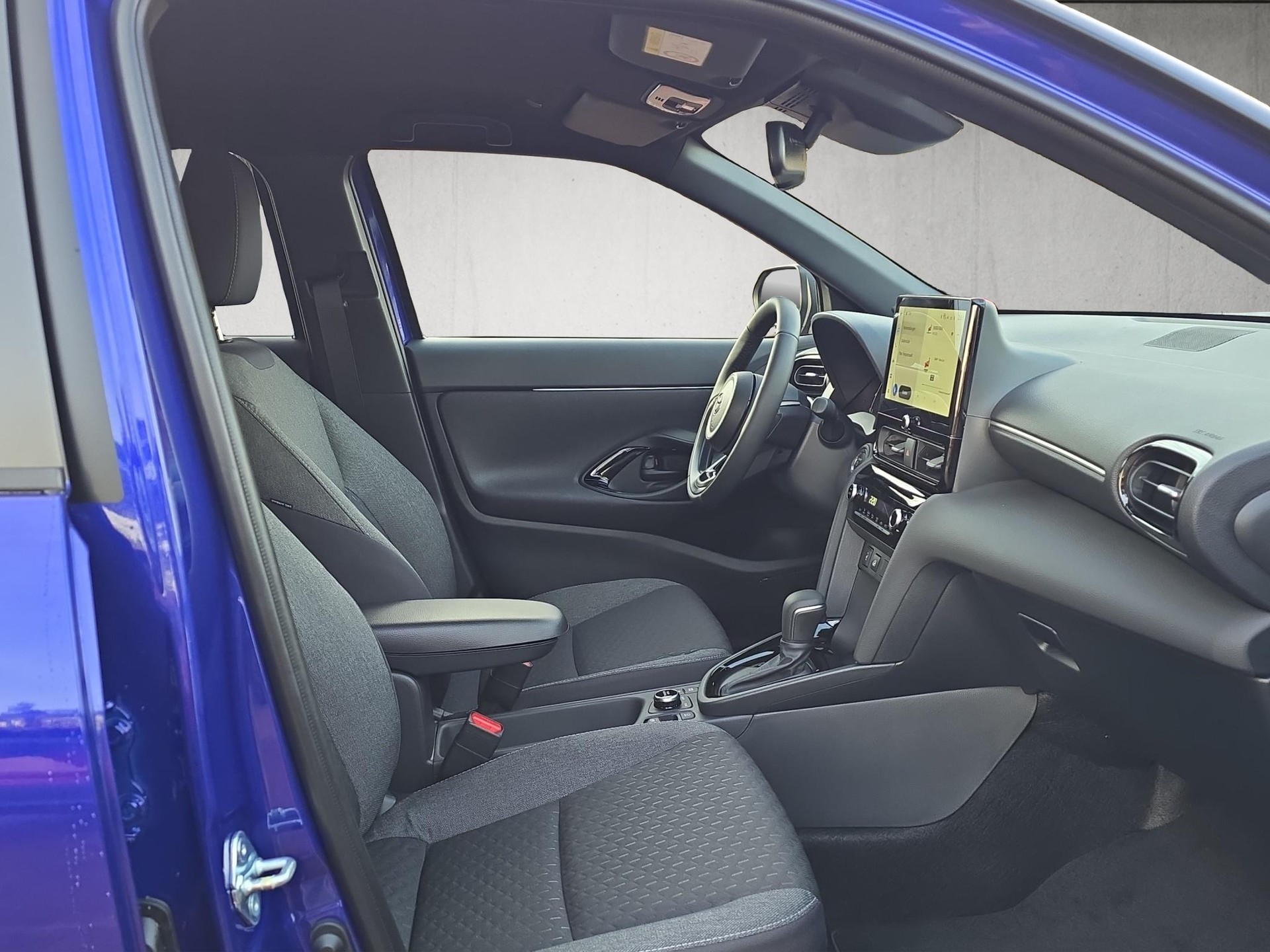 TOYOTA Yaris Cross 1.5 VVT-i HSD Trend AWD-i-image-13