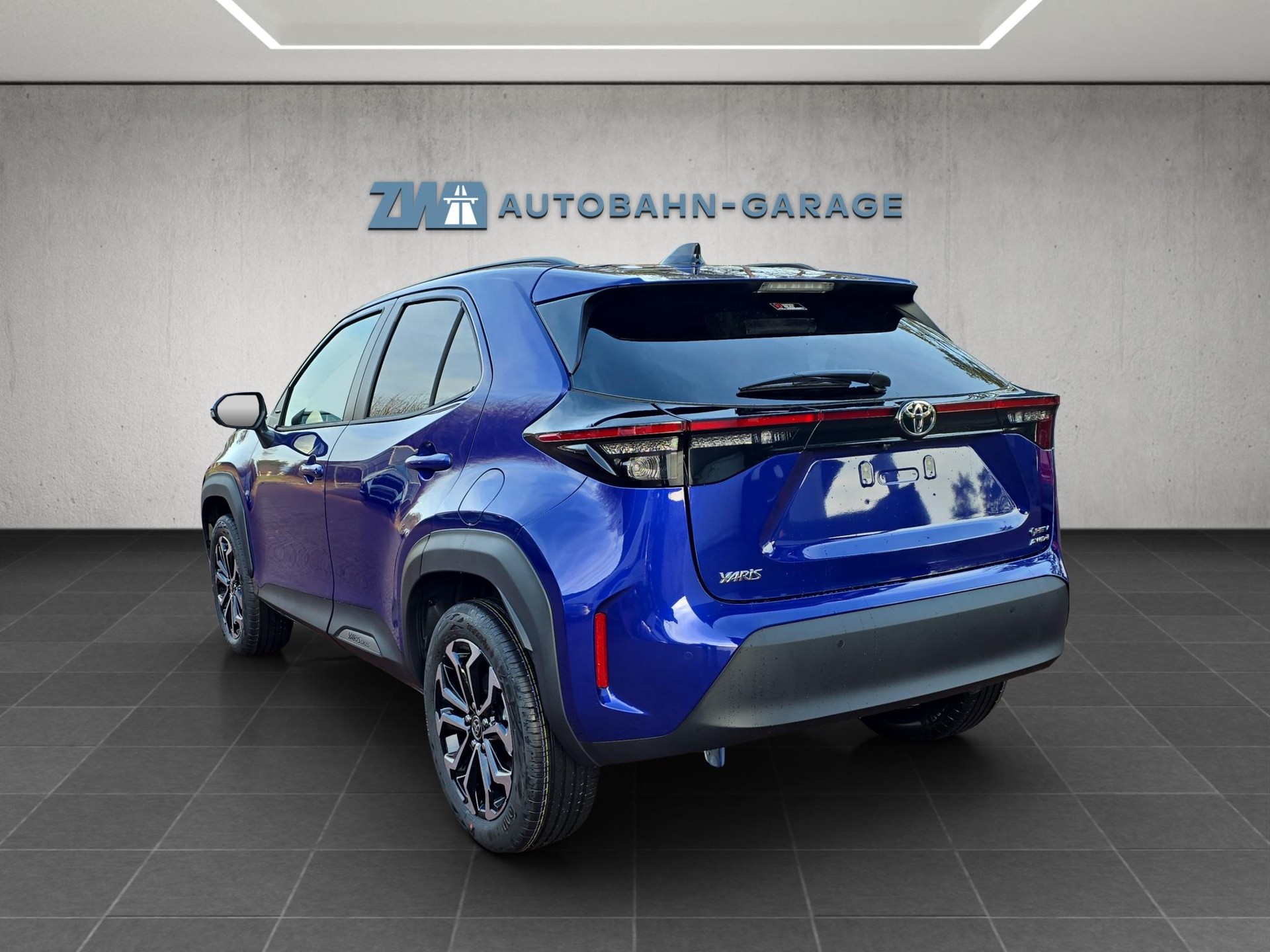 TOYOTA Yaris Cross 1.5 VVT-i HSD Trend AWD-i-image-2