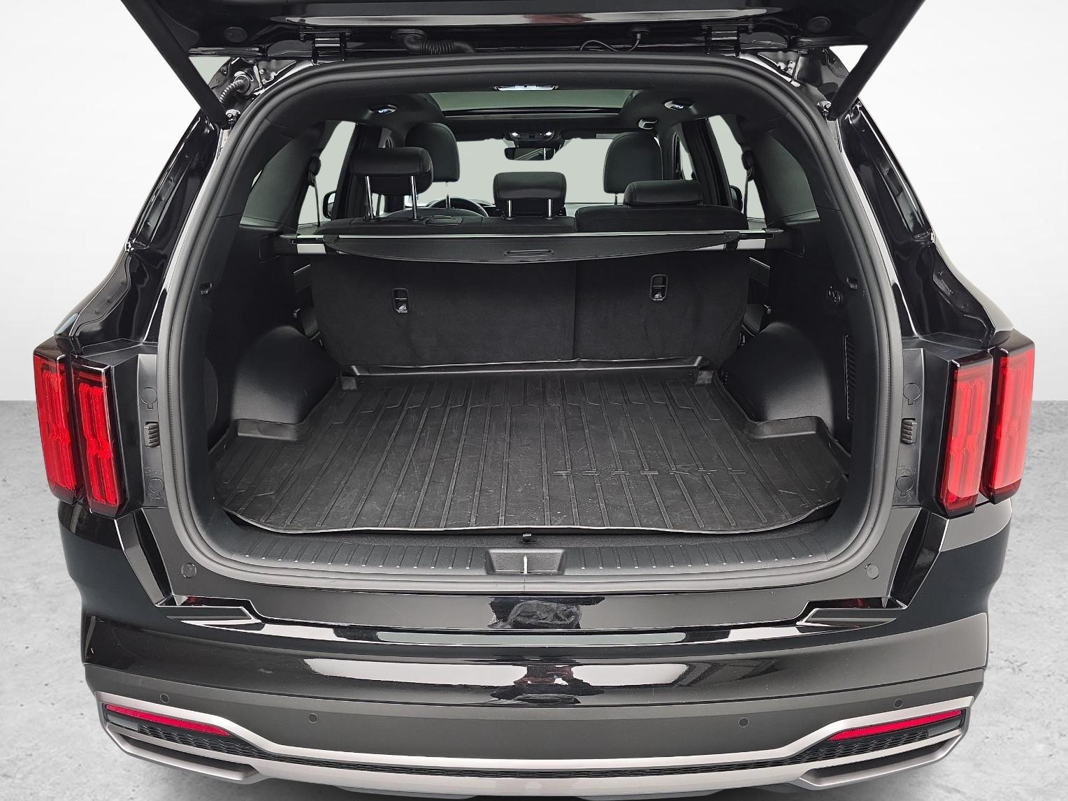 KIA Sorento 1.6 T-GDi Plug-in Hybrid Style-image-11