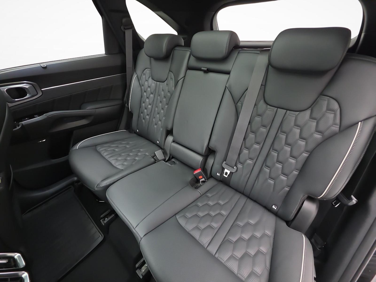 KIA Sorento 1.6 T-GDi Plug-in Hybrid Style-image-10