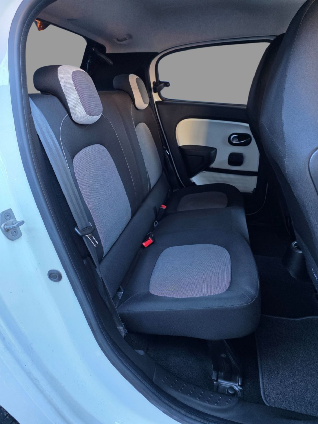 RENAULT Twingo 0.9 Style EDC-image-12