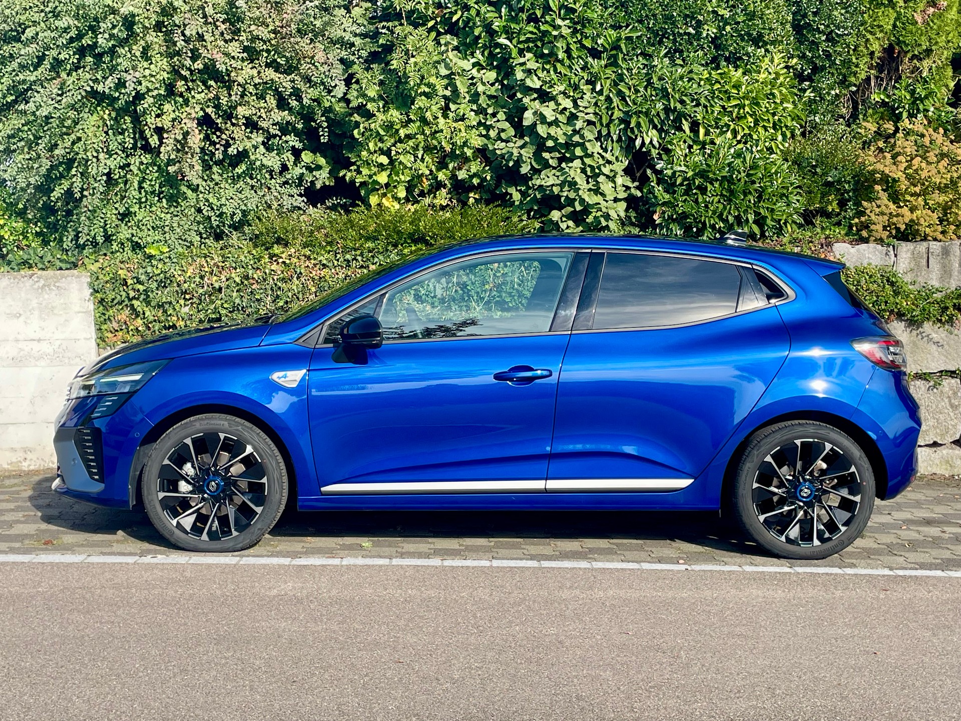 RENAULT Clio 1.6 E-Tech Esprit Alpine 143 PS Automat mit Abstandsregeltempomat und AHK!!-image-3