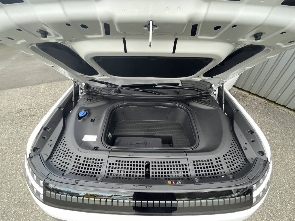 HYUNDAI Ioniq 9 110kWh Vertex Caligraphy 4WD-image-14