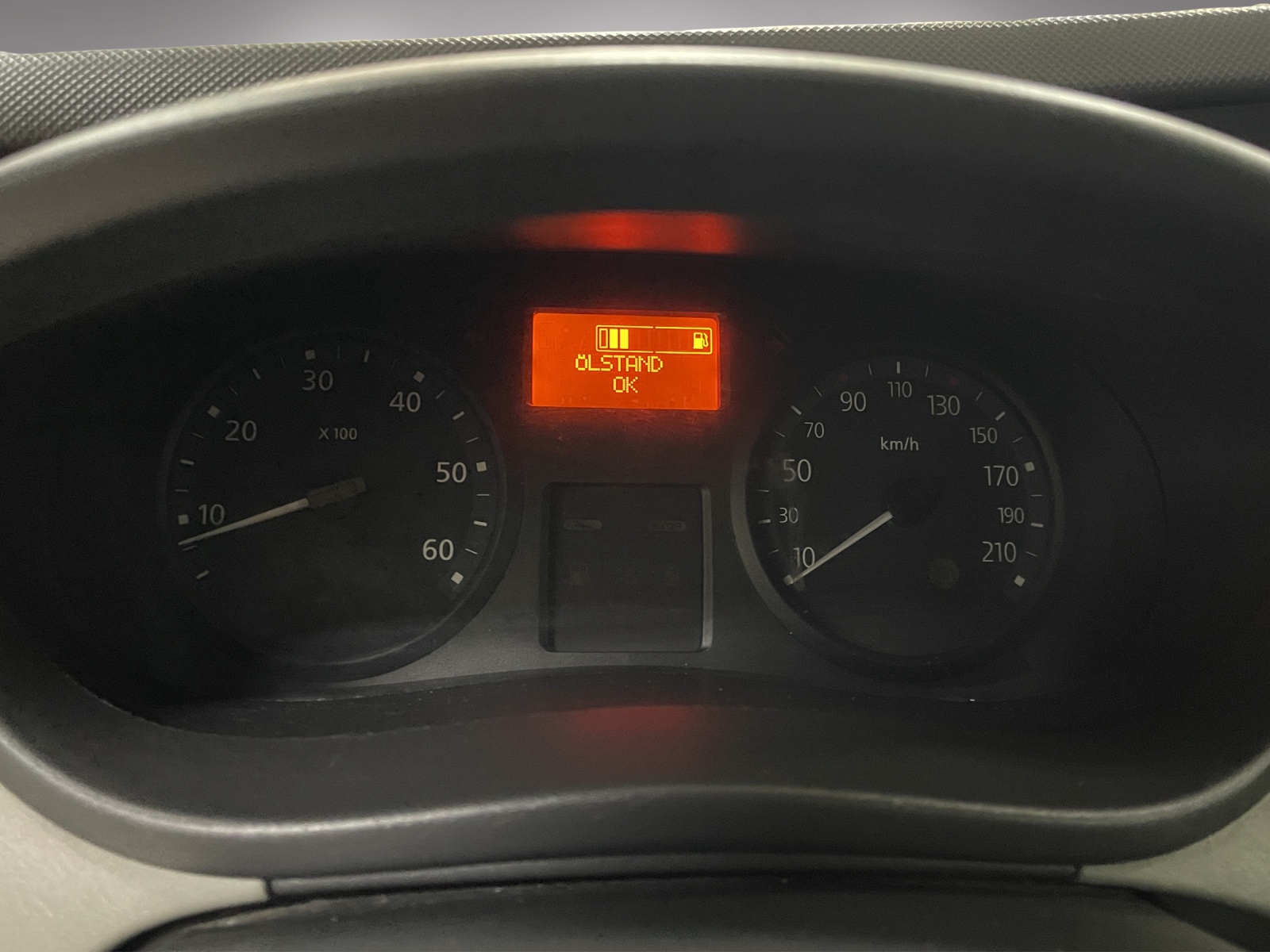 RENAULT Trafic 2.0 dCi 115 2.9t L1H1-image-9