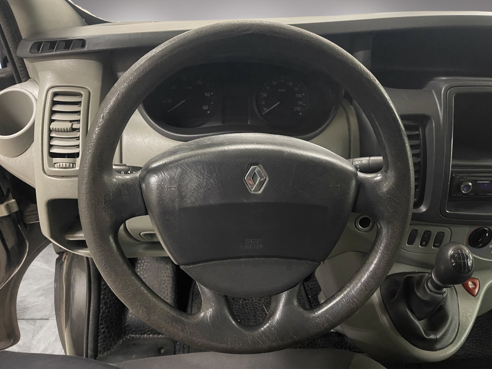 RENAULT Trafic 2.0 dCi 115 2.9t L1H1-image-8